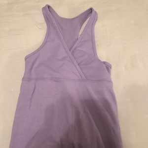 lavender lululemon tank (near perfect condition)